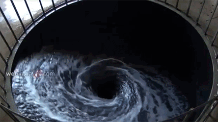 http://video.webindia123.com/p_potpourri/exhibitions/kmb_2014/anish_kapoor_descension/