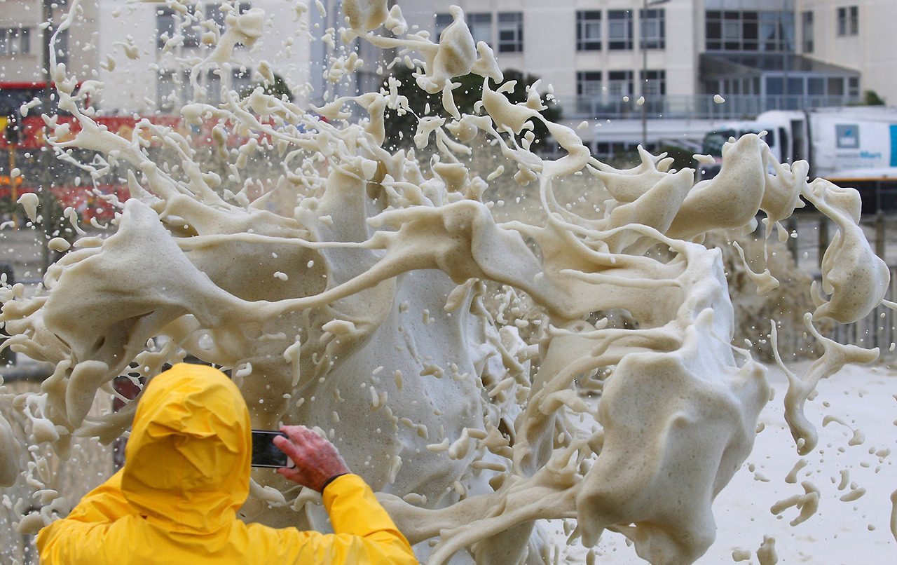 Mike Hutchings / Reuters